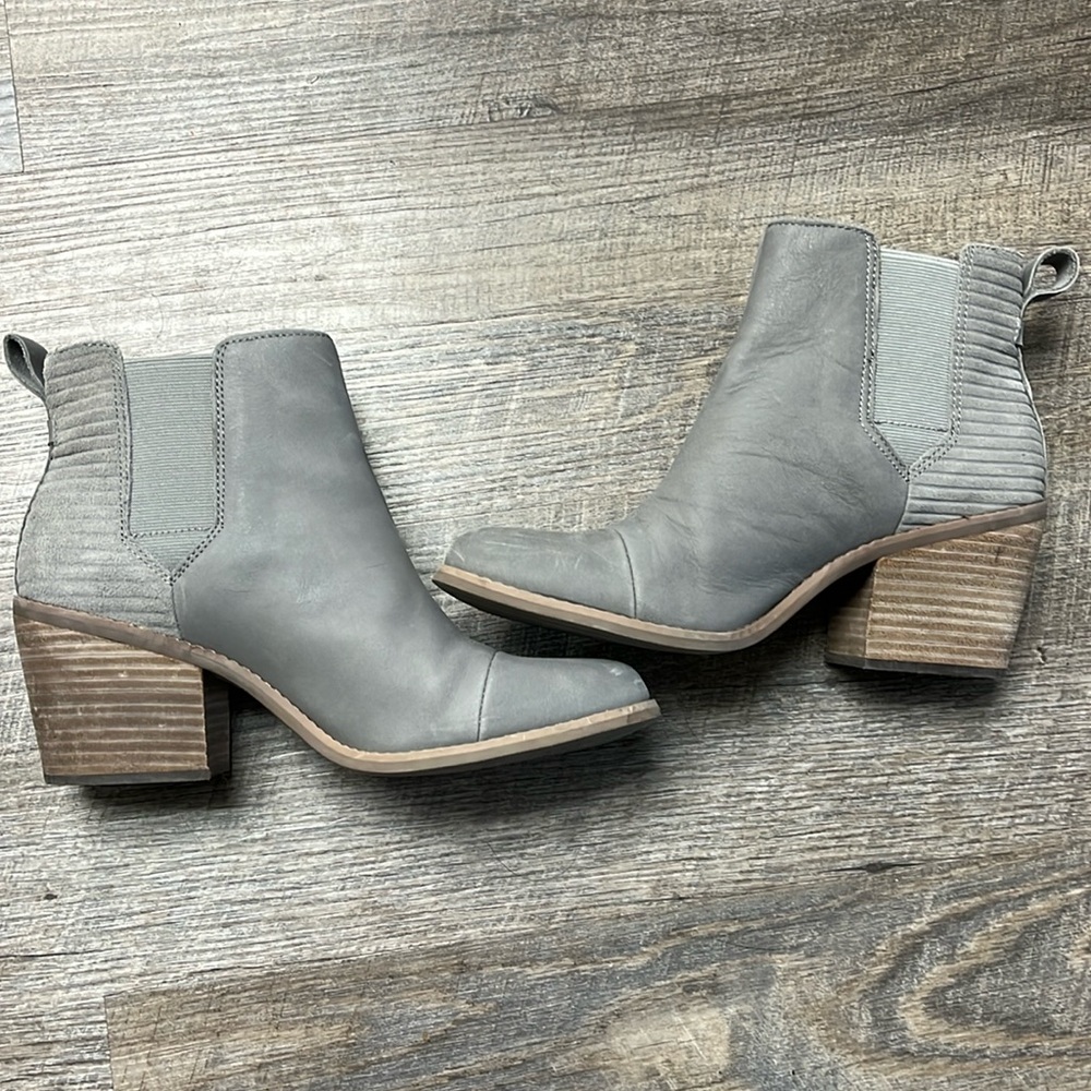 EUC Toms Everly Boots